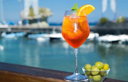 Các lựa chọn thay thế tốt nhất (và dễ nhất) cho Aperol Spritz