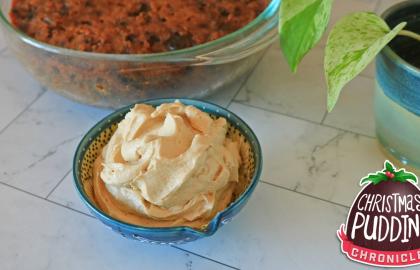 Biên niên sử bánh pudding Giáng sinh của Allie: Làm nước sốt đặc